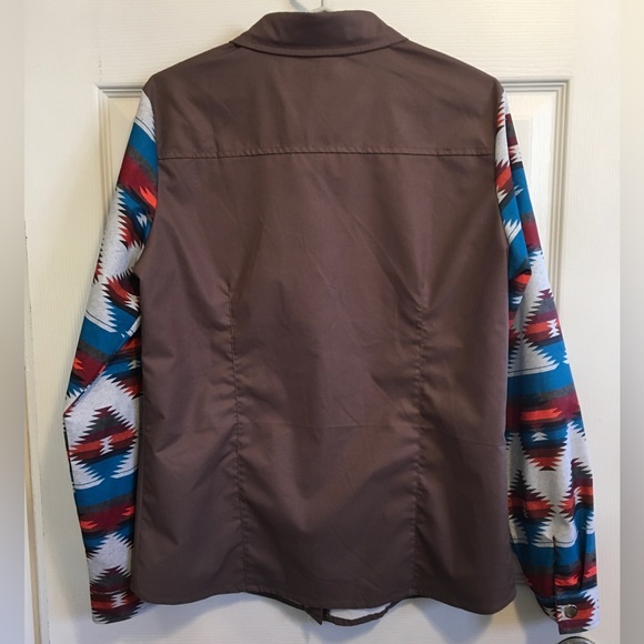 EUC. Long sleeve, snap closure with cute ruffle detail, Western/Aztec print. - Picture 4 of 4